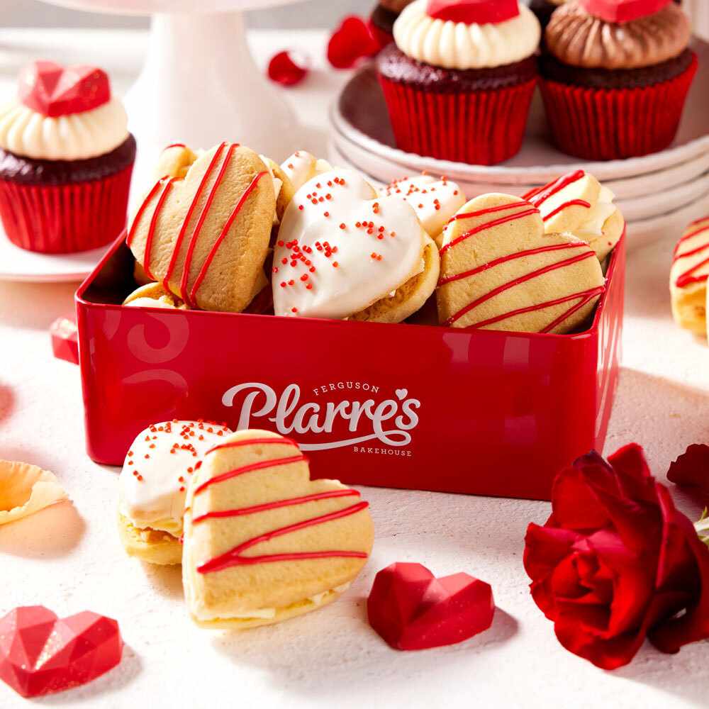 Love Bites Yo-Yo Biscuits in Gift Tin